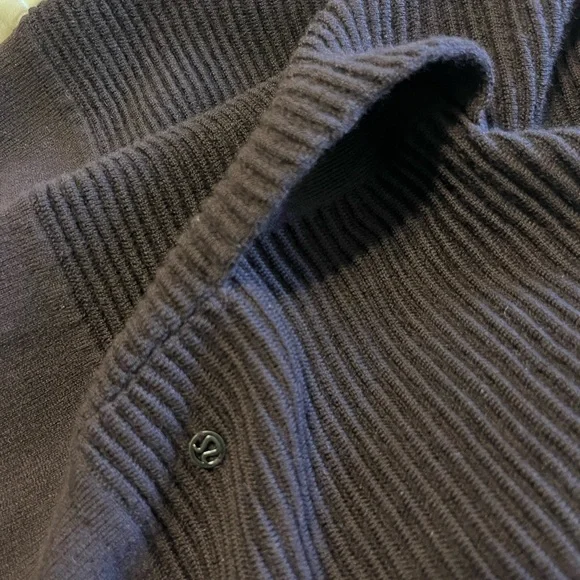 Sz 4 Plum Lululemon merino wool lotus cardigan - Picture 6 of 7